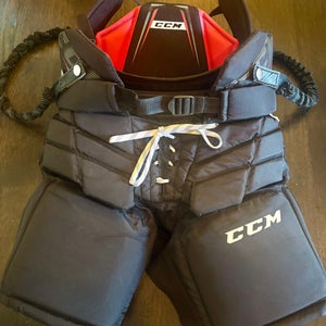 Junior Medium CCM Extreme Flex Shield E1.5 Hockey Goalie Pants (Used)