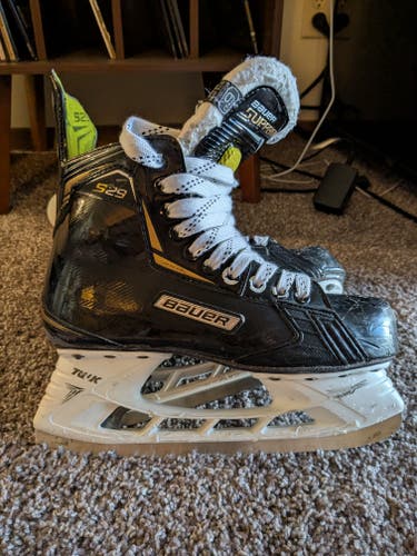 Bauer Supreme S29 Hockey Skates Regular Width Size 6 (Used)