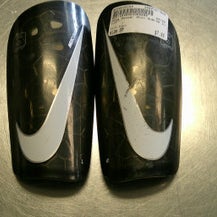 Used Nike Soccer Shin Guards Junior Black SM 11868-S000065558