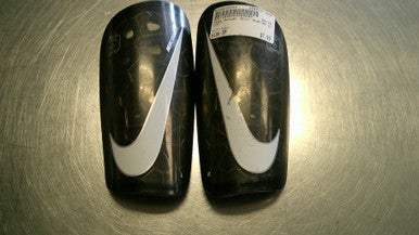 Used Nike Soccer Shin Guards Junior Black SM 11868-S000065558