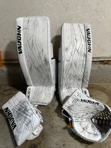 32" Vaughn SLR3 Regular Goalie Full Set (Used)