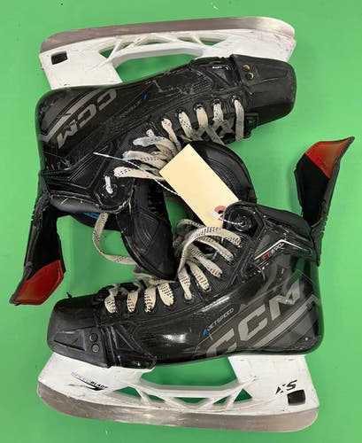 Senior CCM JetSpeed FT690 Hockey Skates | Size 7.5