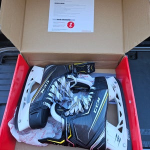 2022 CCM Tacks 9090 Hockey Skates Extra Wide Width 7 (Used)