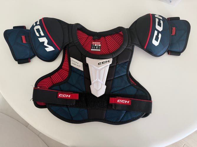 Medium Junior CCM Next Shoulder Pads (Used)