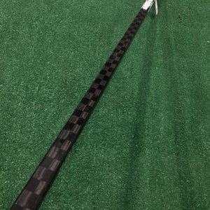 Senior Pro Blackout Hockey Stick Right Handed P28 (Used)
