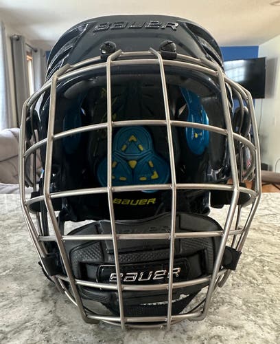 Small Bauer Re-Akt 150 Helmet (Used)
