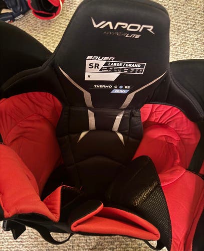 Men's Senior Large Bauer Vapor Hyperlite Hockey Pants (Used)
