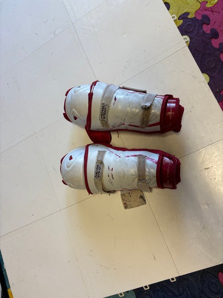 Junior Bauer 12" Shin Pads (Used)