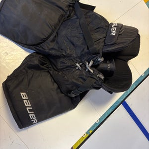 Junior Medium Bauer Nexus 400 Hockey Pants (Used)