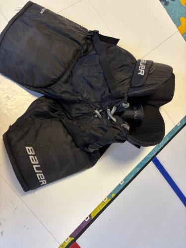 Junior Medium Bauer Nexus 400 Hockey Pants (Used)