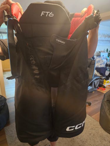 Men's Senior Medium CCM Jetspeed ft6 Hockey Pants (New)