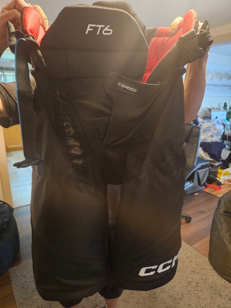 Men's Senior Medium CCM Jetspeed ft6 Hockey Pants (New)