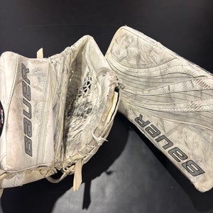 Senior Bauer regular glove and blocker
