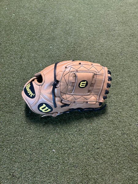 Wilson A2K RH Pitcher's Baseball Glove 12" (Used)