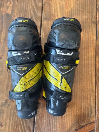 Youth Bauer Supreme ultrasonic 10" Shin Pads (Used)