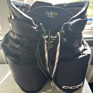Men's Senior XL CCM Tacks AS-V Pro Hockey Pants (Used)