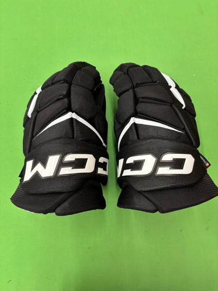 Black Senior CCM Jetspeed FT8 Gloves 14"