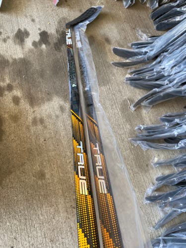 2 Pack New RH True Hzrdus 9X4 Karlsson P28 85 flex yellow