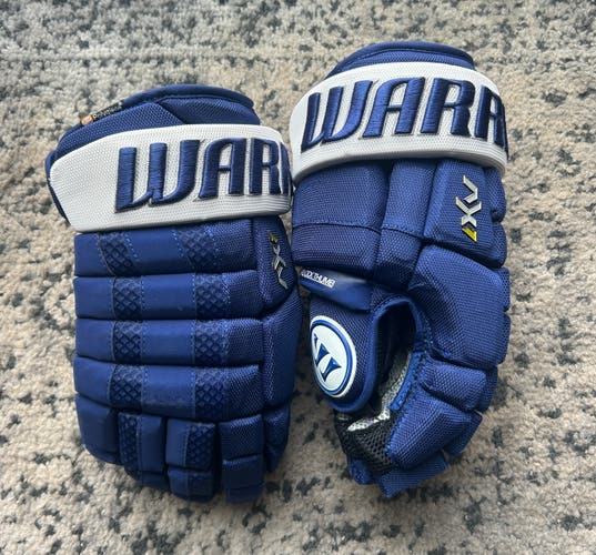 **LIKE NEW** Toronto Maple Leafs Colorway Warrior Dynasty AX1 Gloves 13"