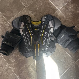 Small 2018 Bauer Supreme S27 Goalie Chest Protector (Used)
