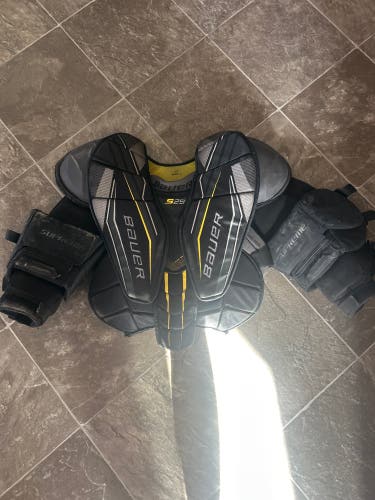 Small 2018 Bauer Supreme S27 Goalie Chest Protector (Used)