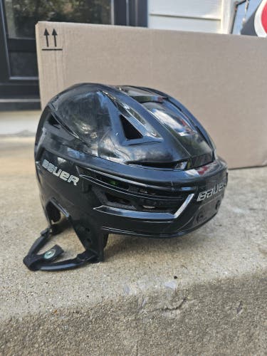 Medium Bauer Re-Akt 155 Helmet (Used)