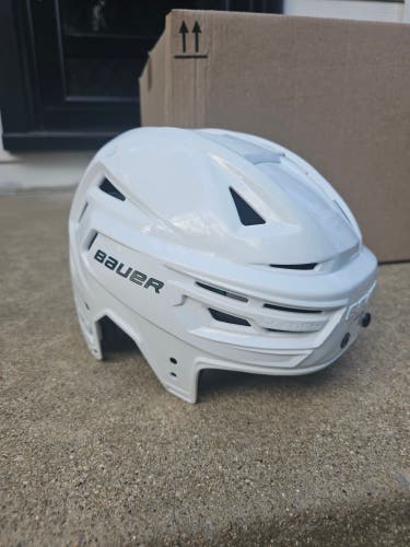 Medium Bauer Re-Akt 155 Helmet (Used)