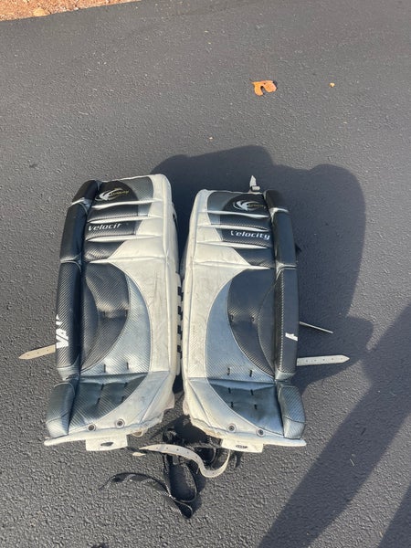 31" Vaughn Velocity 7070 Goalie Leg Pads (Used)