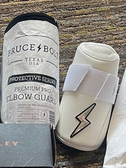 White Bruce Bolt Elbow