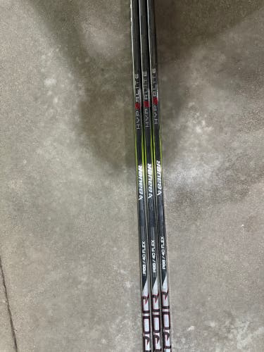 Junior Bauer Vapor Hyperlite 2 Right Handed Hockey Stick P88 (Used) 3 Pack