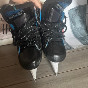 Bauer GSX Hockey Goalie Skates Size 5 (Used)