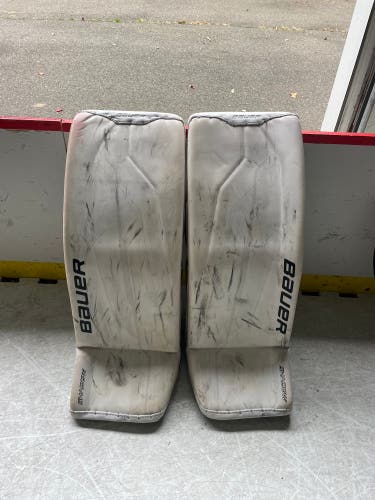 *PRICE NEGOTIABLE* 32" 2024 Bauer Supreme Shadow Goalie Leg Pads (Used)