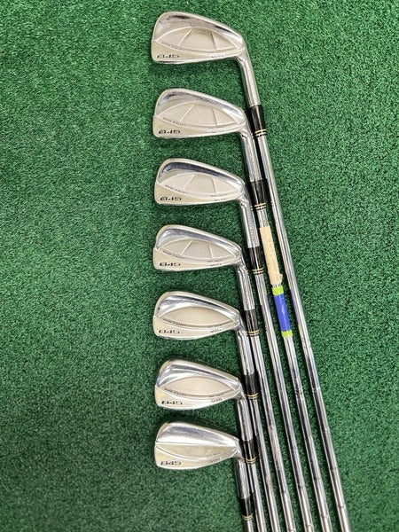 Tommy Armour 845 V-25 Iron Set 4-PW Right Hand Dynamic Gold S400 Stiff