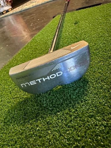 Nike Method Core MC- 4i Mallet Right Handed Putter