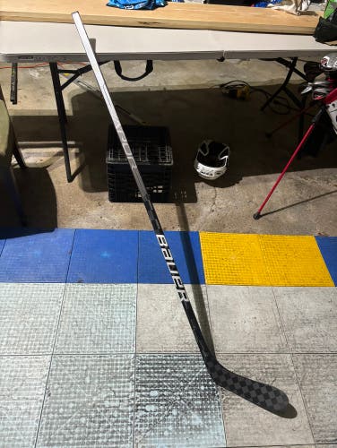 Senior Bauer Vapor Hyperlite Left Hand Hockey Stick P28 (Used)