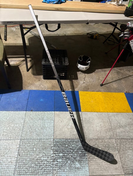 Senior Bauer Vapor Hyperlite Left Hand Hockey Stick P28 (Used)