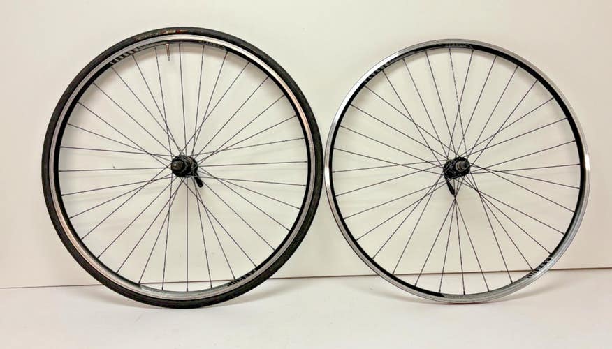 Specialized Axis Classic 32-Spoke Black Aluminum 700C Road Wheelset +Rear Tire