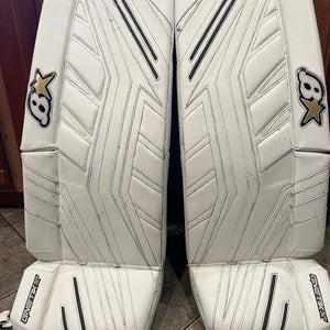 30" 2023 Brian's GNETik X5 Goalie Leg Pads (Used)