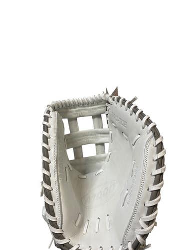 Used Wilson A1000 BB/SB Catchers RH Throw White 33" 11706-S000364460