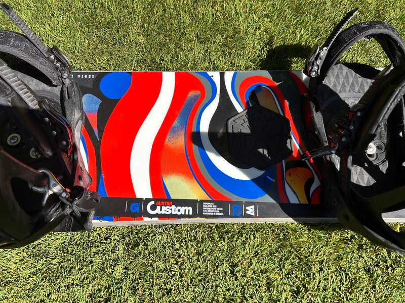 Men's Burton Custom Snowboard 162 Wide With Bindings True Twin (Used)