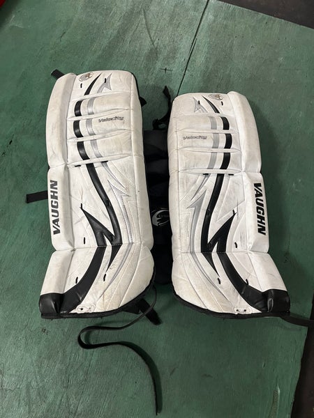 26" Vaughn Goalie Leg Pads (Used)