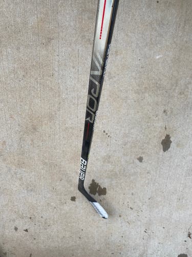 Intermediate Bauer Vapor Hyperlite Left Hand Hockey Stick P92 (Used)