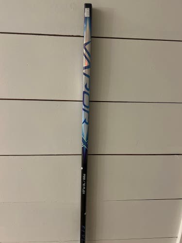 Senior Bauer Vapor FlyLite Right Handed Hockey Stick P28 (New)