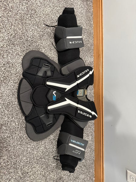 Medium Vaughn Velocity V9 Goalie Chest Protector (Used)