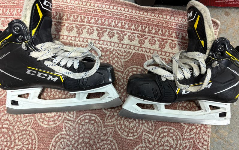 CCM Super Tacks 9380 Hockey Goalie Skates 8 (Used)