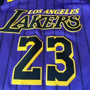 Los Angeles Lakers LeBron James Medium Boys Nike Jersey (Used)