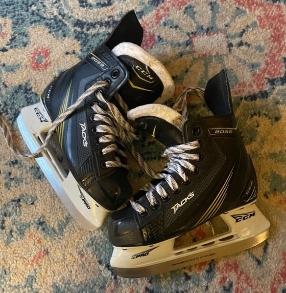 CCM Tacks Hockey Skates 13 (Used)