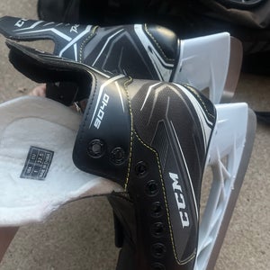 CCM 9040 Hockey Skates 13.5 (Used)