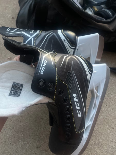 CCM 9040 Hockey Skates 13.5 (Used)
