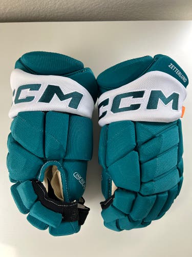 San Jose Sharks CCM HGPJSXP Gloves 14" Pro Stock (New)